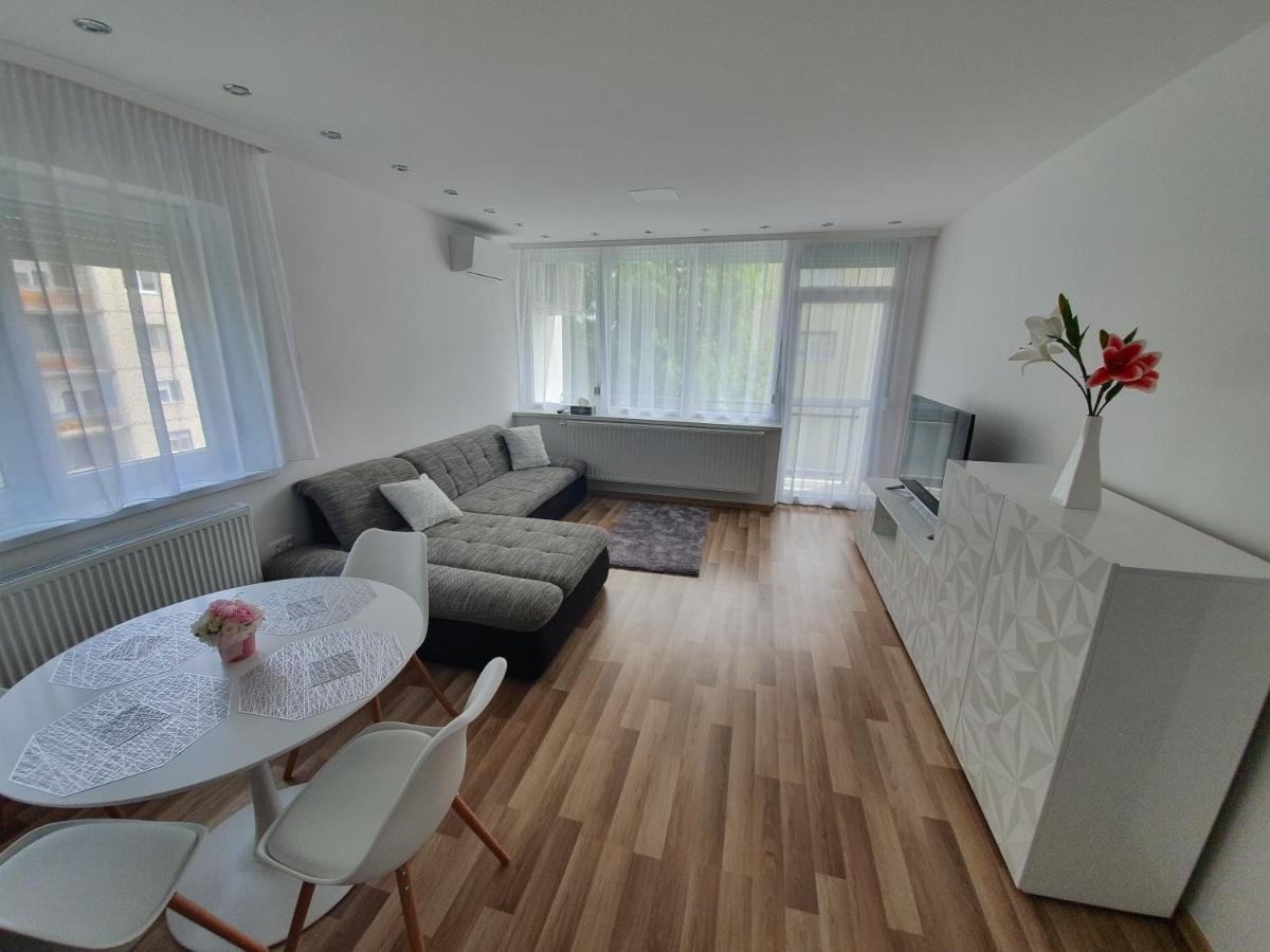 Matrix Apartman เบเกซซาบา ภายนอก รูปภาพ